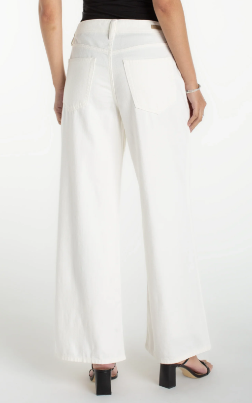 Alternative view of LIVERPOOL - THE WEEKENDER WHITE